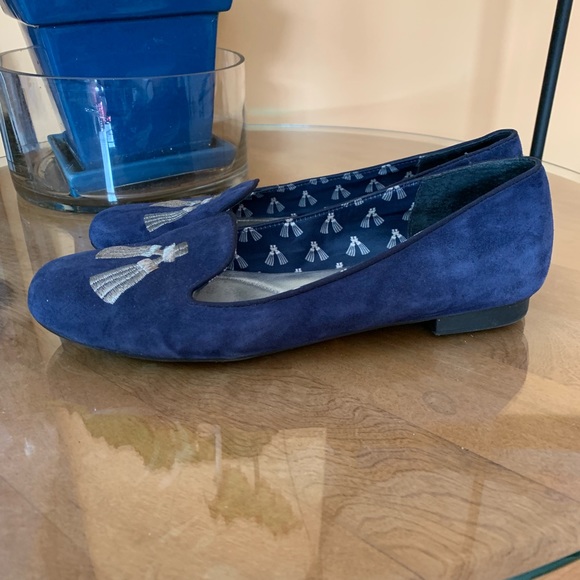 Isaac Mizrahi Blue Loafers - Picture 2 of 6